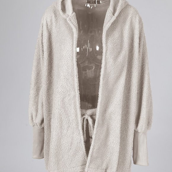 Women's Teddy Coat & Shorts Set - Picture 4 of 6